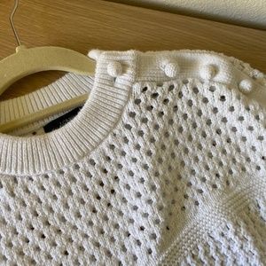 Elbow-sleeve sweater with crocheted shoulder
